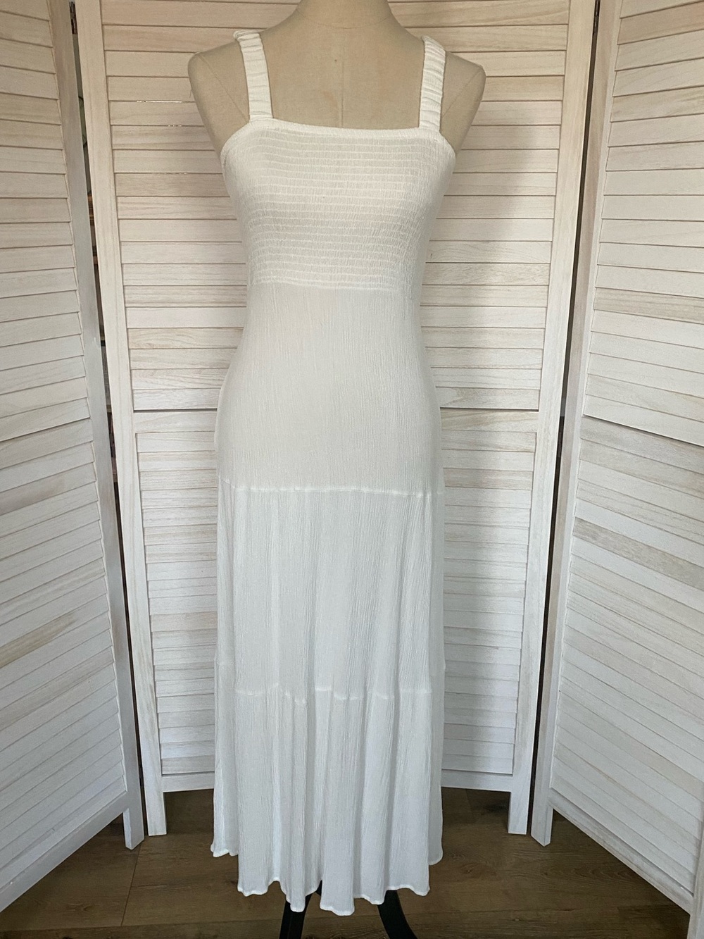 Jolie & Joy White Smocked Bodice Maxi Dress with Cut Out Back SZ L Resortwear - Picture 2 of 15